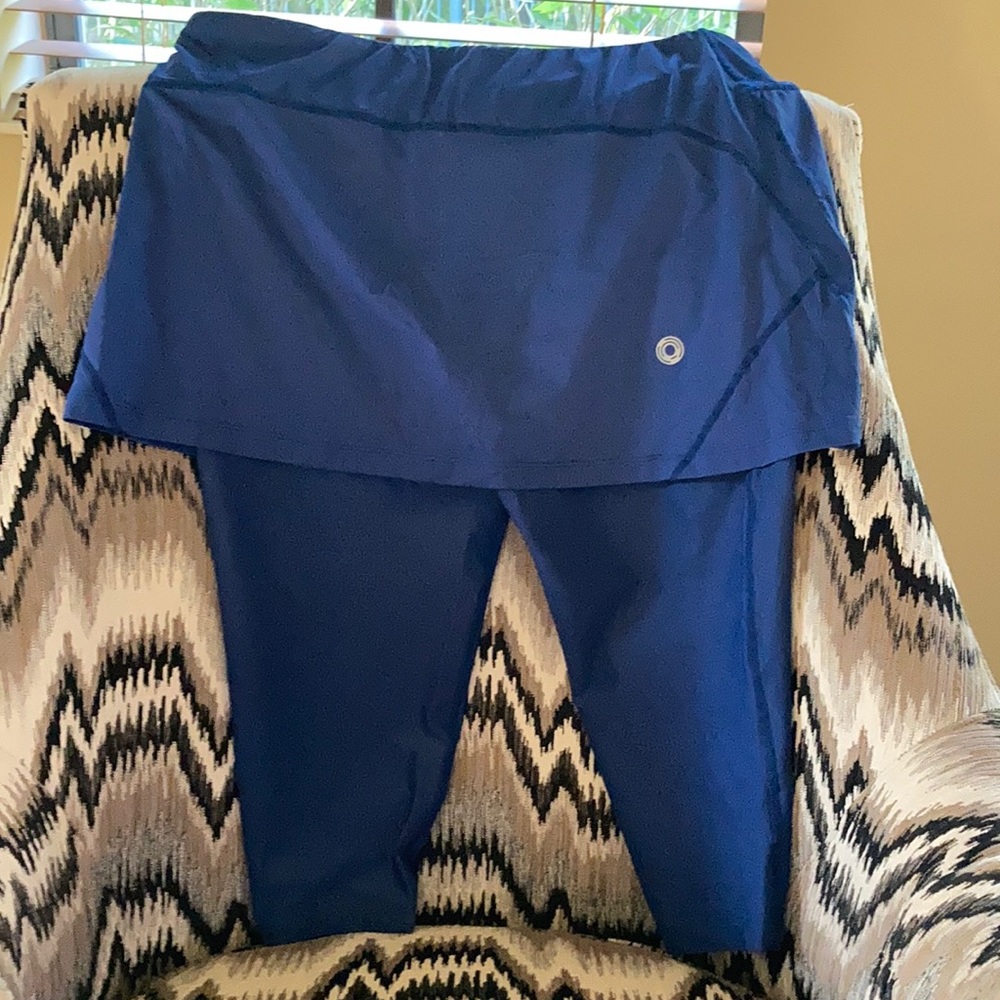 Bloq•UV tennis/athletic skirt w/leggings